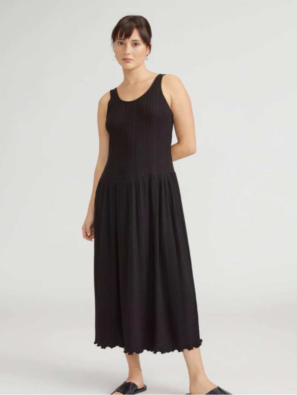Everlane Black Sleeveless Pleated Midi Dress